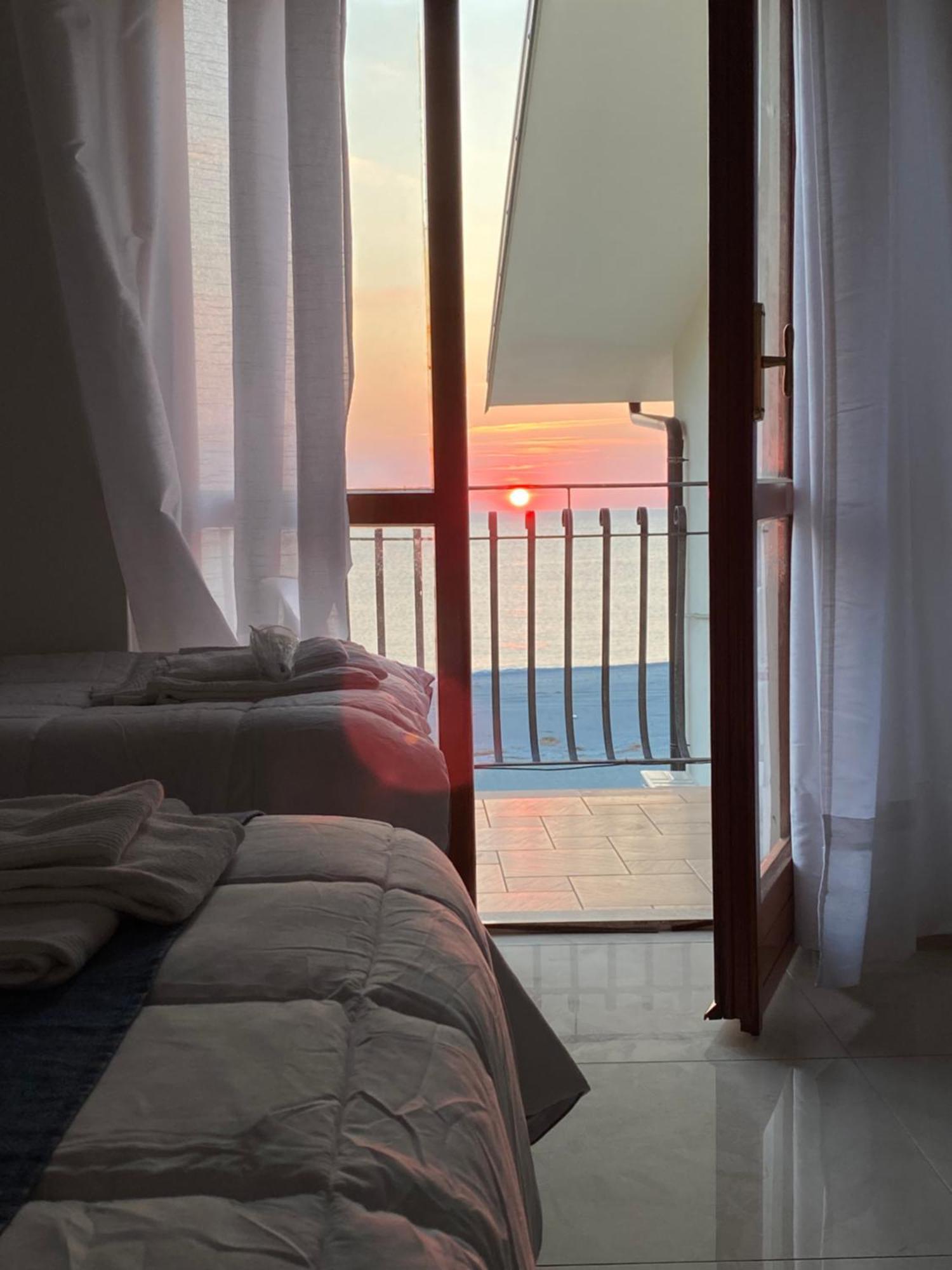 Vista Al Tramonto B&B Falerna Buitenkant foto